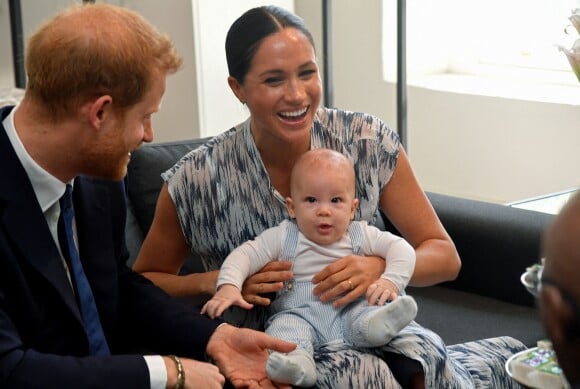 Meghan Markle, le prince Harry et leur fils Archie rencontrent Desmond Tutu et sa fille à Cape Town, en Afrique du Sud, le 25 septembre 2019.