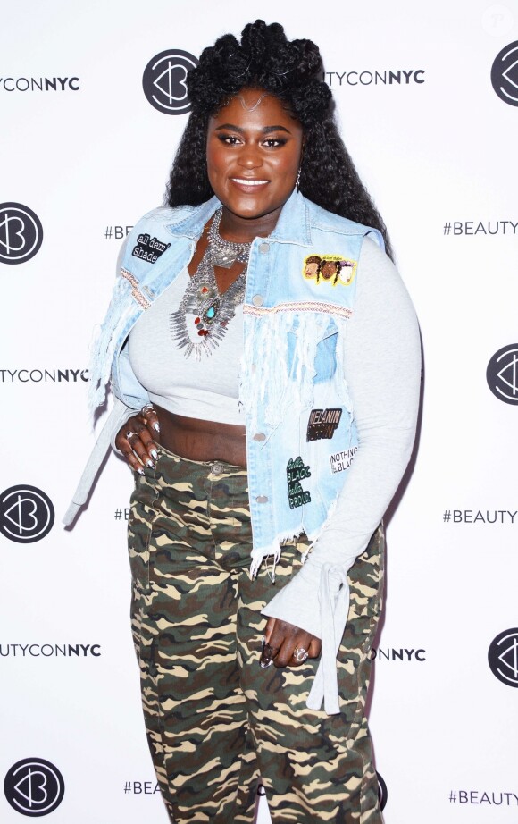 Danielle Brooks lors du BeautyCon festival au Javits Center de New York, le 22 avril 2018.