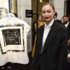 Gigi Hadid assiste au vernissage de l'exposition "A Tribute to Karl Lagerfeld: The White Shirt Project". Paris, le 25 septembre 2019.