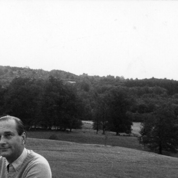 Jacques Chirac le 30 août 1976, apres sa démission de Premier ministre du gouvernement de Giscard d'Estaing, démission annoncée le 25 aout 1976. Jacques Chirac se repose en famille au chateau de Bity a Sarran en Correze, avec son épouse Bernadette et ses deux filles Claude et Laurence. - Photo by Buthaud/ANDBZ/ABACAPRESS.COM