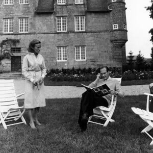 Jacques Chirac le 30 août 1976, apres sa démission de Premier ministre du gouvernement de Giscard d'Estaing, démission annoncée le 25 aout 1976. Jacques Chirac se repose en famille au chateau de Bity a Sarran en Correze, avec son épouse Bernadette et ses deux filles Claude et Laurence. - Photo by Buthaud/ANDBZ/ABACAPRESS.COM