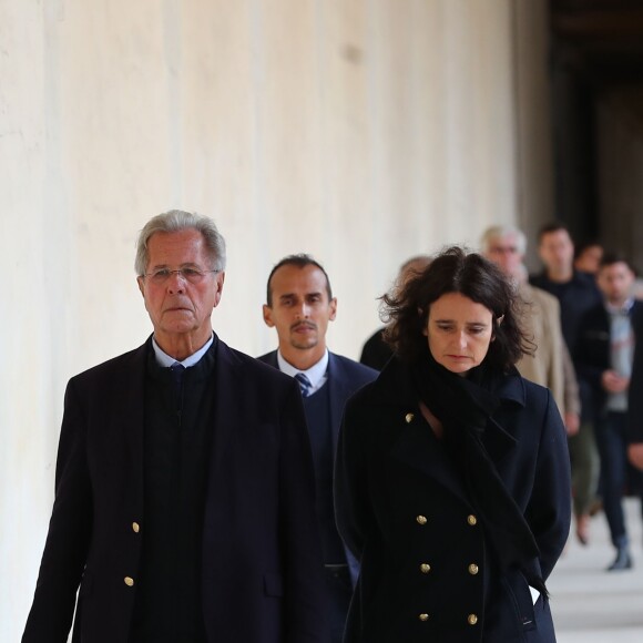 Jean-Louis Debré et sa femme Valérie Bochenek - Recueillement populaire en hommage au président Jacques Chirac dans la cour des Invalides à Paris le 29 Septembre 2019. Des milliers de personnes se pressent et attendent des heures pour pouvoir se recueillir devant le cercueil de l'ancien président de la république. © Dominique Jacovides - Cyril Moreau / Bestimage