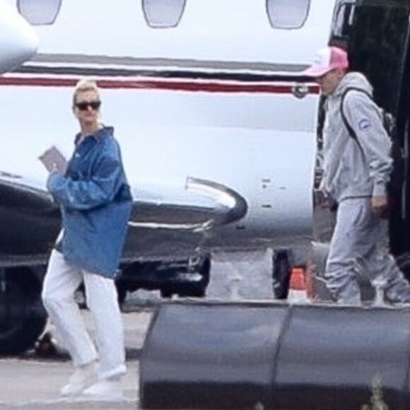 Justin Bieber et sa femme Hailey Baldwin Bieber prennent un jet privé à Los Angeles pour se rendre à leur mariage, le 28 septembre 2019