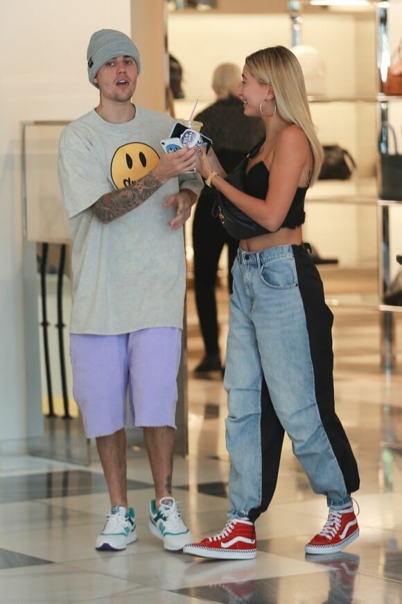 Justin Bieber et sa femme Hailey Baldwin sont allés faire du shopping chez Barneys NY à Beverly Hills, le 9 août 2019.