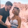 Carla Moreau, enceinte et souriante au côté de Kevin Guedj, le 7 septembre 2019, sur Instagram