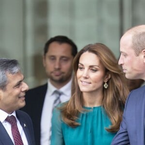 Kate Catherine Middleton, duchesse de Cambridge, et le prince William, duc de Cambridge, à leur départ du centre Aga Khan à Londres. Le 2 octobre 2019