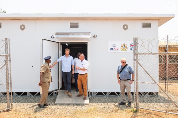 Le prince Harry, duc de Sussex, visite le centre de santé Mauwa de Blantyre, au Malawi, lors de la neuvième journée de la visite royale en Afrique. Blantyre, le 1er Octobre 2019.