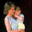  La princesse Lady Diana et son fils Harry en 1986. 