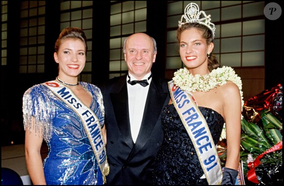 Gaëlle Voiry, Miss France 1990, meurt dans un accident de la route en Savoie.