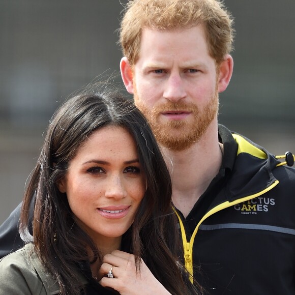 Le prince Harry et sa fiancée Meghan Markle lors d'une rencontre avec des athlètes des Invictus Games à l'université de Bath le 6 avril 2018.