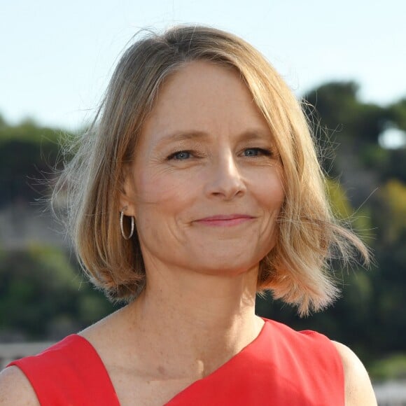 Exclusif - Jodie Foster - Projection du film "Be natural", l'histoire inédite d'Alice Guy-Blaché, la première femme cinéaste de l'histoire, réalisé par Pamela B. Green et A. Fontaine et narré et co-produit par l'actrice J. Foster au cinéma des Beaux Arts à Monaco le 3 octobre 2019. J. Foster et P. B. Green ont également reçu une récompense des mains du prince A. II pour saluer leur engagement, en particulier dans la lutte contre le cancer du sein. Comme chaque année depuis maintenant neuf ans, l'association monégasque Pink Ribbon lance le mois international de sensibilisation du cancer du sein en Principauté. © Bruno Bebert / PRM / Bestimage