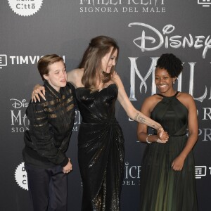 Angelina Jolie et ses deux enfants Shiloh Jolie Pitt et Zahara Jolie Pitt assistent à l'avant-première de "Maléfique : Le pouvoir du Mal" à Rome, le 7 octobre 2019.