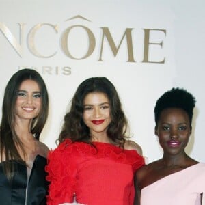 Taylor Hill, Lupita Nyong'o, Zendaya Coleman lors de la présentation des nouvelles ambassadrices de Lancôme à l'hôtel Four Seasons. Los Angeles, le 21 février 2019.
