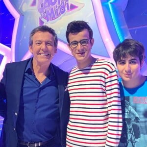 Jean-Luc Reichmann avec Paul et sa famille, dans "Les 12 Coups de midi", le 22 mai 2019