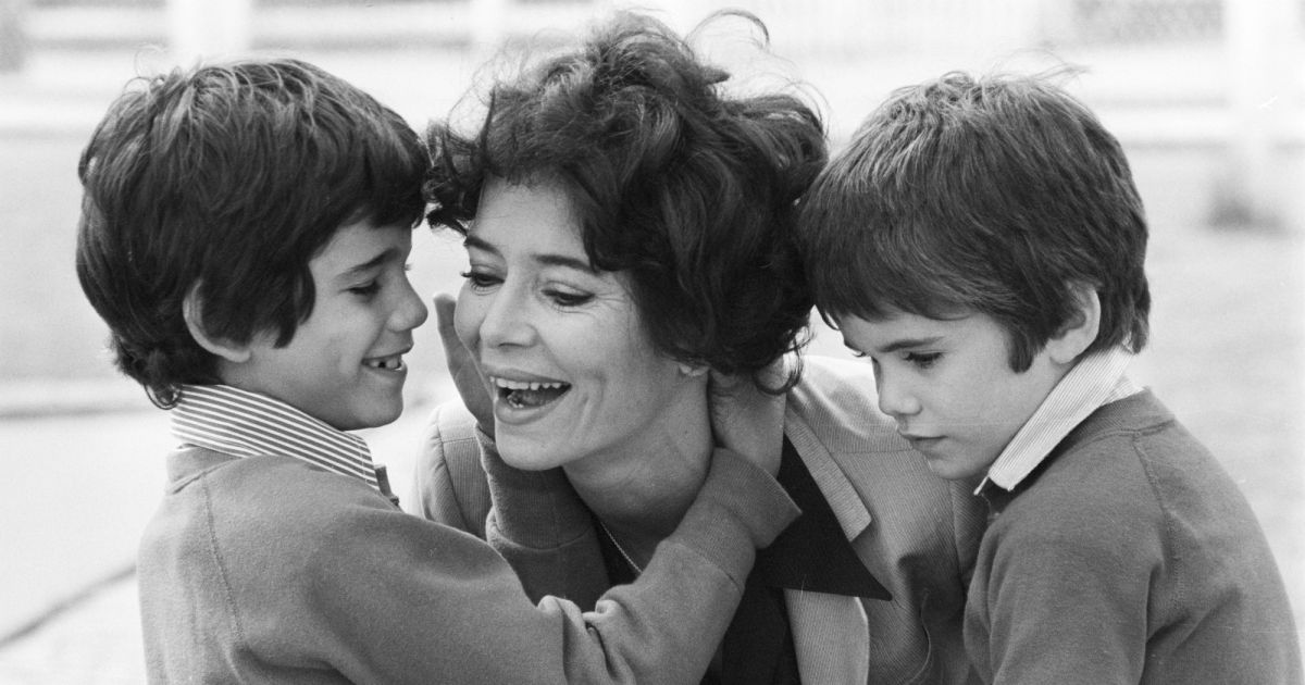 Marie Josée Nat Et Ses Fils