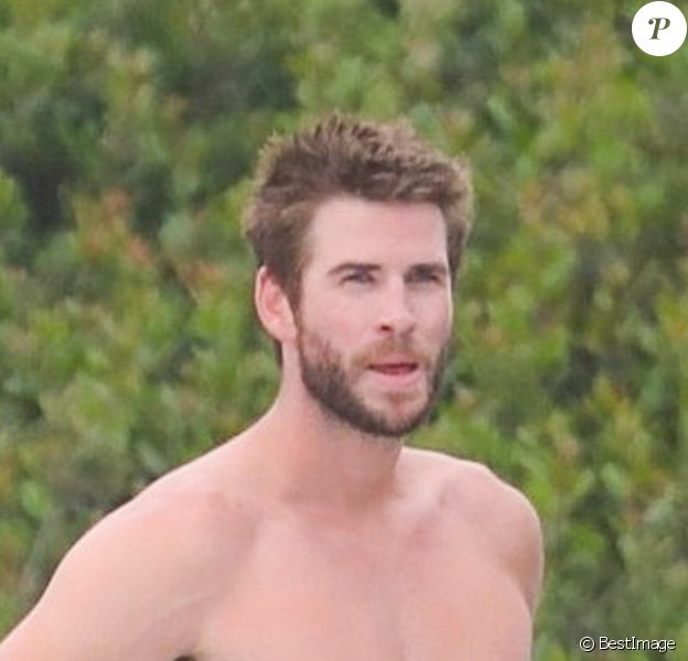 Exclusif - Liam Hemsworth est allé faire du surf le jour de la fête nationale du 4 juillet à Malibu, Los Angeles, le 4 juillet 2019