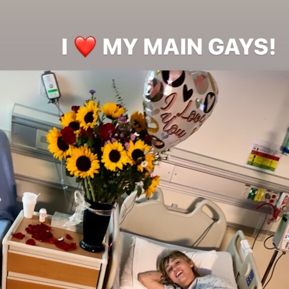 Miley Cyrus hospitalisée pour une amygdalite- 8 octobre 2019- Elle tient ses fans informés depuis les réseaux sociaux.