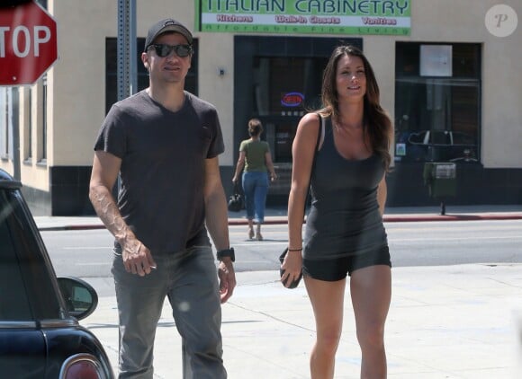 Jeremy Renner et Sonni Pacheco à Los Angeles le 30 août 2012.