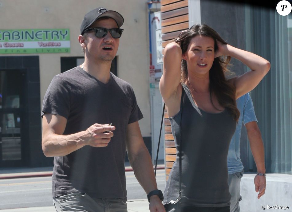 Jeremy Renner et Sonni Pacheco à Los Angeles le 30 août 2012. - Purepeople