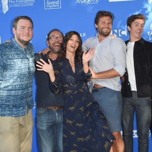 Igor Gotesman, Olivier Gourmet, Lucie Boujenah, Alexis Michalik (réalisateur), Thomas Solivéres, Mathilde Seigner et Jean-Michel Martial pour le film "Edmond" lors du deuxième jour de la 11e édition du festival du Film Francophone d'Angoulême, France, le 22 août 2018. © Coadic Guirec/Bestimage