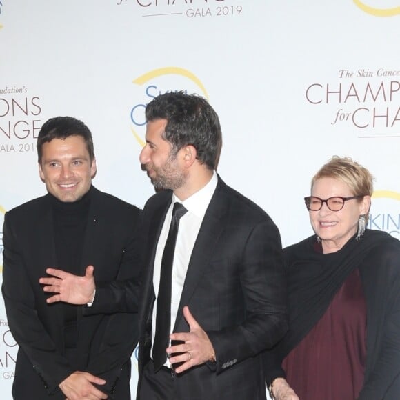 David Harbour, Lily Allen, Sebastian Stan, Adam Schweitzer, Dianne Wiest et Katie Holmes au gala "Champions for Change" à New York, le 17 octobre 2019.