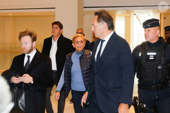 Isabelle Balkany arrive au tribunal de Paris pour entendre le verdict du procès pour blanchiment à grande échelle le 18 octobre 2019. Son mari, Patrick Balkany a refusé de sortir de prison pour assister à l'audience. © Christophe Clovis / Bestimage