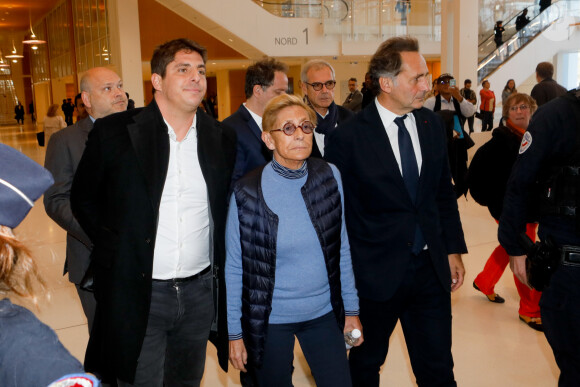 Isabelle Balkany arrive au tribunal de Paris pour entendre le verdict du procès pour blanchiment à grande échelle le 18 octobre 2019. Son mari, Patrick Balkany a refusé de sortir de prison pour assister à l'audience. © Christophe Clovis / Bestimage