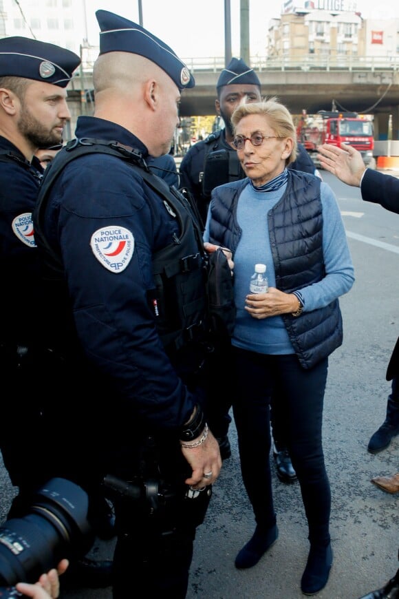 Isabelle Balkany arrive au tribunal de Paris pour entendre le verdict du procès pour blanchiment à grande échelle le 18 octobre 2019. Son mari, Patrick Balkany a refusé de sortir de prison pour assister à l'audience. © Christophe Clovis / Bestimage