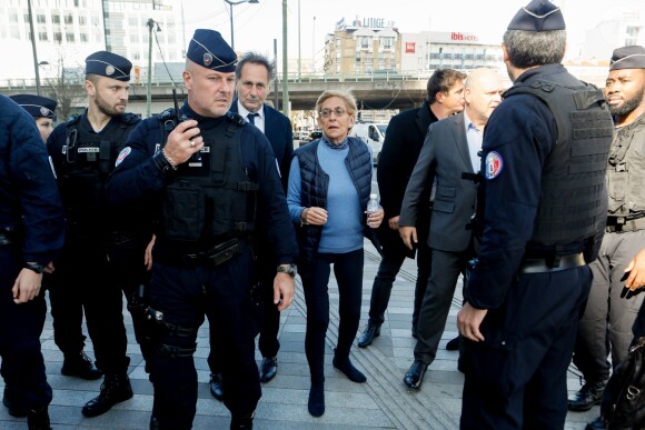 Isabelle Balkany arrive au tribunal de Paris pour entendre le verdict du procès pour blanchiment à grande échelle le 18 octobre 2019. Son mari, Patrick Balkany a refusé de sortir de prison pour assister à l'audience. © Christophe Clovis / Bestimage