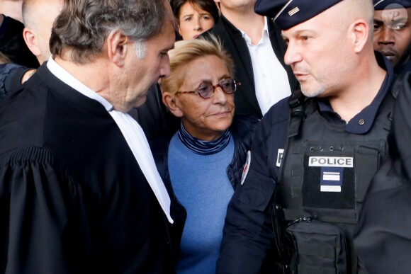 Maître Pierre-Olivier Sur - Isabelle Balkany à la sortie du tribunal de Paris le 18 octobre 2019. Elle est condamnée à 4 ans de prisons ferme, son mari Patrick à 5 ans. Les deux époux sont condamnés à 10 ans d'inégibilité. © Christophe Clovis / Bestimage