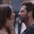 Christophe Maé et sa femme Nadège dans son dernier clip Les Gens sur Youtube (octobre 2019).