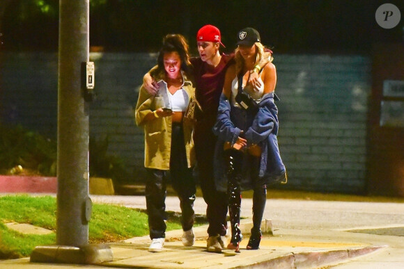 Exclusif - Justin Bieber et sa femme Hailey Baldwin Bieber ont assisté à la soirée d'anniversaire d'Andrew Watt dans une magnifique demeure du quartier de Beverly Hills à Los Angeles, le 19 octobre 2019.