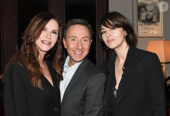 Exclusif - Alessandra Martines, Stéphane Bern et Monica Bellucci - People à la première du spectacle de Stéphane Bern, "Vous n'aurez pas le dernier mot" au Théâtre Montparnasse à Paris. Le 14 octobre 2019 © Coadic Guirec / Bestimage