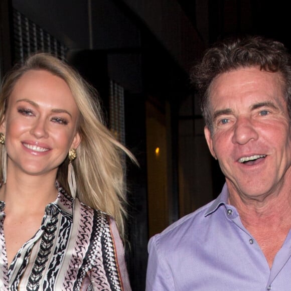 Dennis Quaid et son ex-compagne Santa Auzina quittent un restaurant à West Hollywood le 5 décembre 2018.