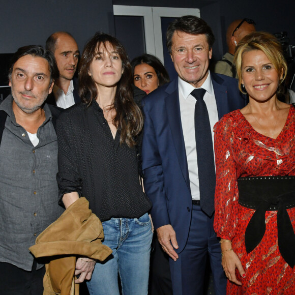 Daniel Benoin, Yvan Attal, sa compagne Charlotte Gainsbourg, Christian Estrosi, le maire de Nice, sa femme Laura Tenoudji Estrosi et Robert Roux, conseiller municipal délégué au cinéma, aux Arts dans l'Espace Public, au Pôle de Cultures Contemporaines " Le 109 ", subdélégué aux Musées et aux Musiques Actuelles, durant la soirée d'ouverture de la 1ere éditon du Festival Ciné Roman à Nice le 23 octobre 2019. © Bruno Bebert/Bestimage