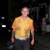 Exclusif - Le musicien Flea est allé dîner dans le restaurant 'Giorgio Baldi' à Santa Monica. Le batteur enfile son blouson en cuir avant de partir au volant d'une énorme moto BMW, le 26 juillet 2019.