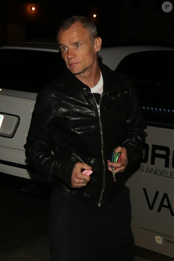 Le musicien Flea (Red Hot Chili Peppers) arrive au dîner de de la Fred Hollows Foundation à Los Angeles le 15 novembre 2017.