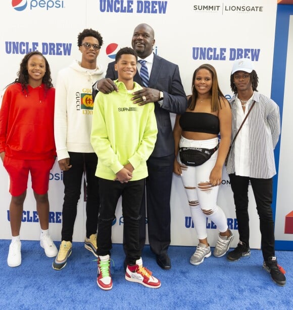 Shaquille O'Neal, sa femme Shaunie et leurs enfants lors de la première du film "Unkle Drew" à New York. Le 26 juin 2018.