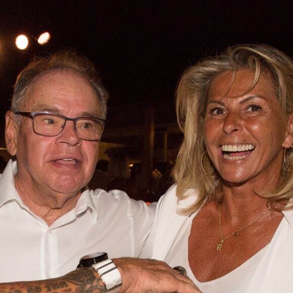 Exclusif - Caroline Margeridon, Vincent Lagaf, Pierre-Jean Chalençon - Soirée Marcel Campion au restaurant La Bouillabaisse Plage de Saint-Tropez, France, le 7 août 2019. © Jack Tribeca / Bestimage