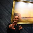 André Bouchet (Passe Partout dans l'émission "Fort Boyard") visite une l'exposition de Aivazovsky à l'école d'arts Anikushin à Saint-Petersbourg, le 27 août 2019.