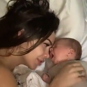 Nabilla Benattia et Thomas Vergara dévoilent en partie le visage de son fils Milann sur Snapchat, le 25 octobre 2019