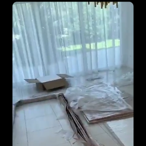 Images des travaux en cours dans la maison de Nabilla et Thomas Vergara, à Dubaï, sur Snapchat le 30 octobre 2019.