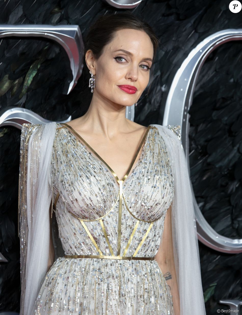 Angelina Jolie à la première du film &quot;Maléfique : Le Pouvoir du mal&quot; à l&#039;Imax Odeon de Londres, le 9 octobre 2019.