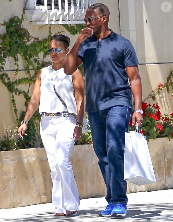 Exclusif - Anthony Mackie fait du shopping avec sa femme Sheletta dans les rues de Beverly Hills, le 12 avril 2016.