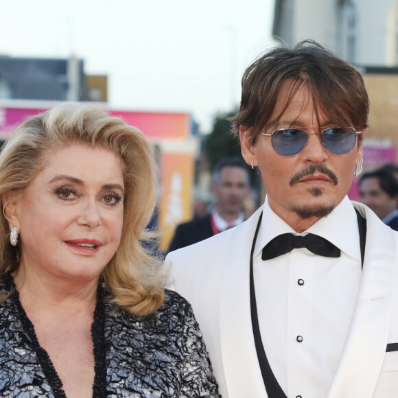 Johnny Depp et Catherine Deneuve (Présidente du jury) - Tapis rouge du film "Waiting for the Barbarians" avant la cérémonie d'hommage à J. Depp pour l'ensemble de sa carrière lors du 45ème festival du Cinéma Américain de Deauville le 8 septembre 2019. © Denis Guignebourg/Bestimage