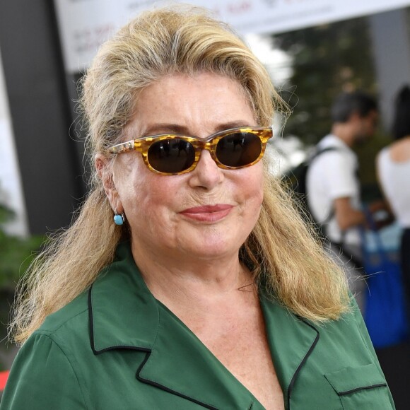 Catherine Deneuve arrive à Venise pour le 76e festival international du film, la Mostra le 27 août 2019.
