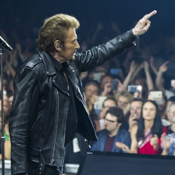 Johnny Hallyday, Eddy Mitchell - Concert des "Vieilles Canailles" à l'AccorHotels Arena à Paris, le 25 juin 2017. © Olivier Borde/Bestimage