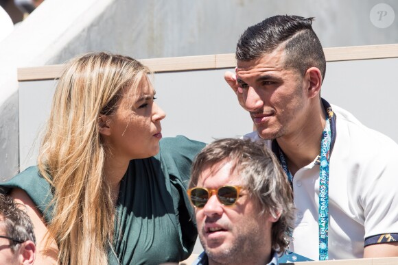 Marion Bartoli et son nouveau compagnon le joueur de football belge Yahya Boumediene dans les tribunes lors des internationaux de tennis de Roland Garros à Paris, France, le 2 juin 2019. © Jacovides-Moreau/Bestimage