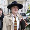 Exclusif - Pete Doherty quitte les studios de la BBC, dans la poche intérieur de son manteau il transporte une bouteille. Londres, le 12 avril 2019.