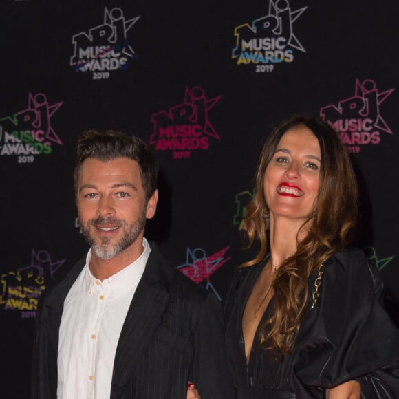Christophe Maé et sa femme Nadège sur le tapis rouge des NRJ Music Awards le 9 novembre 2019.